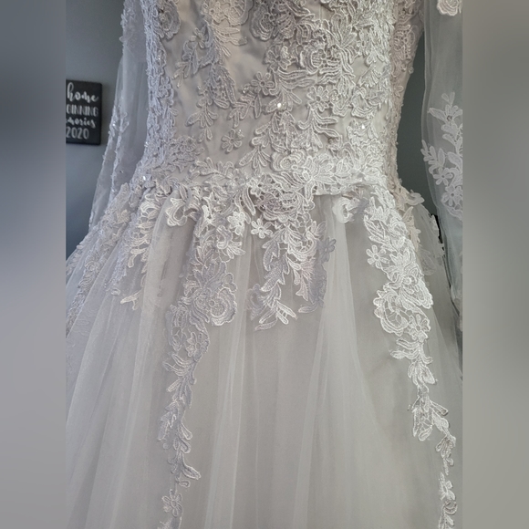 Rhinestone Wedding dress - Picture 6 of 16